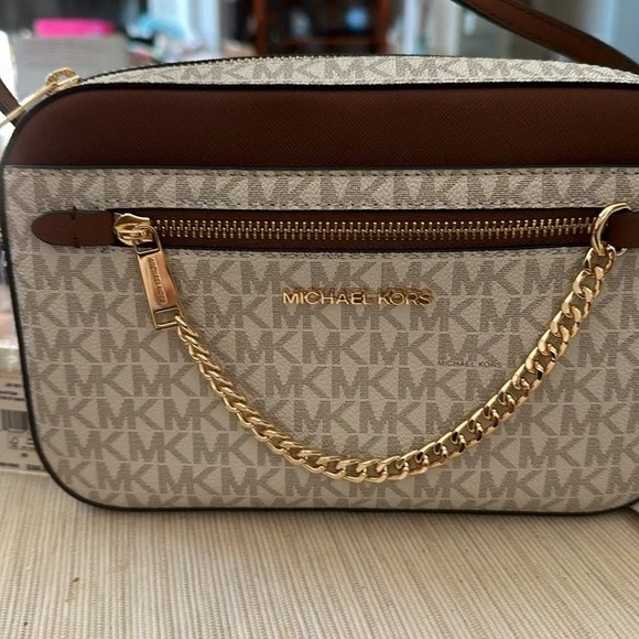 Michael by Michael Kors Jet Set Logo Crossbody Bag – Camera Style - Picture 8 of 8